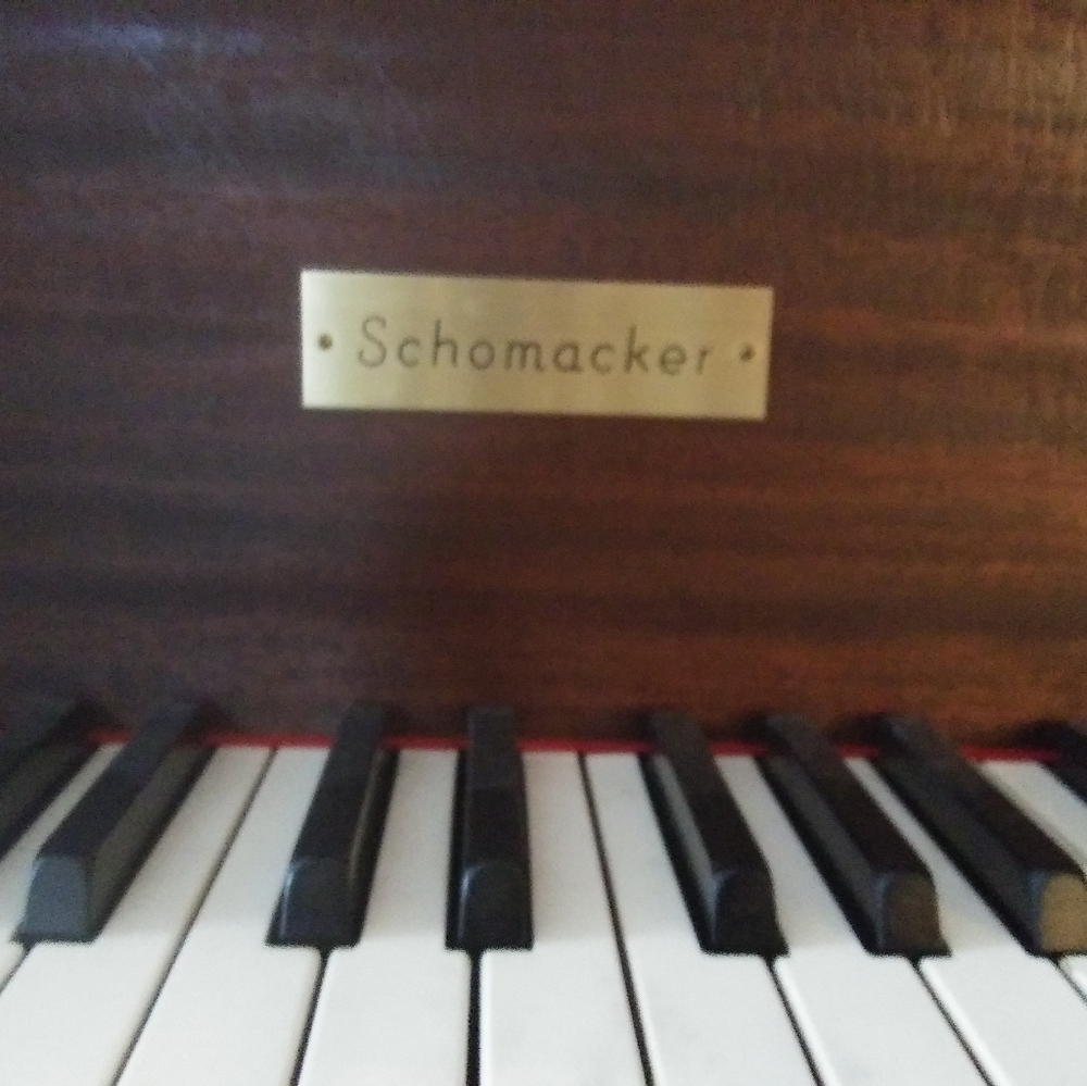 Piano - Picture 6 of 6